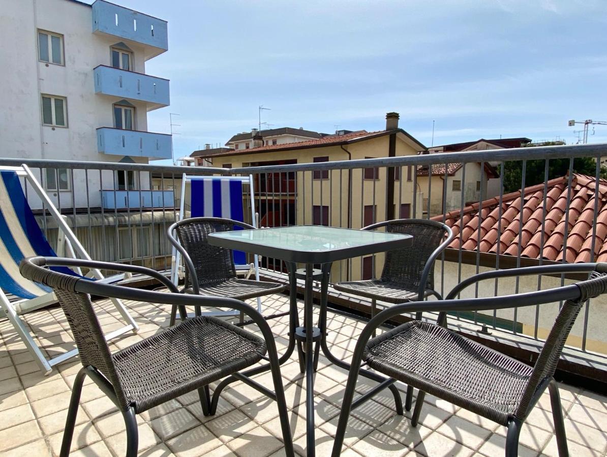 Villa Santin Carraro Immobiliare - Family Apartments Lido di Jesolo Eksteriør billede