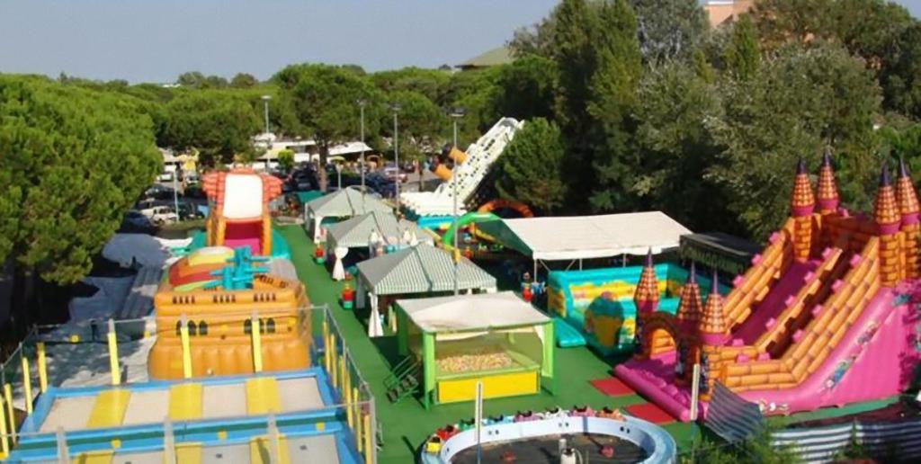 Villa Santin Carraro Immobiliare - Family Apartments Lido di Jesolo Eksteriør billede