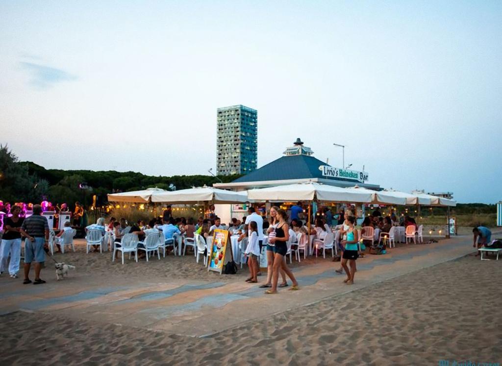 Villa Santin Carraro Immobiliare - Family Apartments Lido di Jesolo Eksteriør billede