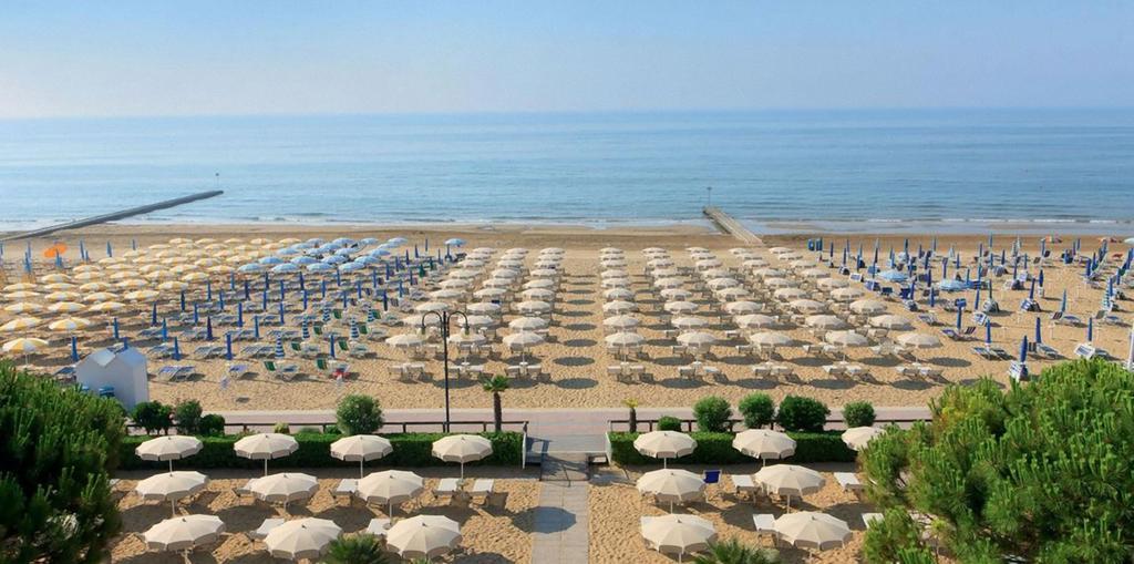 Villa Santin Carraro Immobiliare - Family Apartments Lido di Jesolo Eksteriør billede